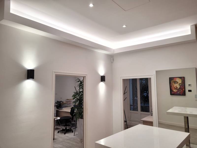 Implémentation de gorges lumineuses sur mesure dans un hôtel de luxe à Cannes
